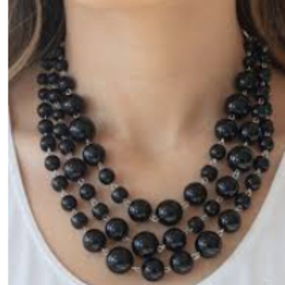 Paparazzi Necklace ~ Everyone Scatter! - Black - Picture 2 of 8